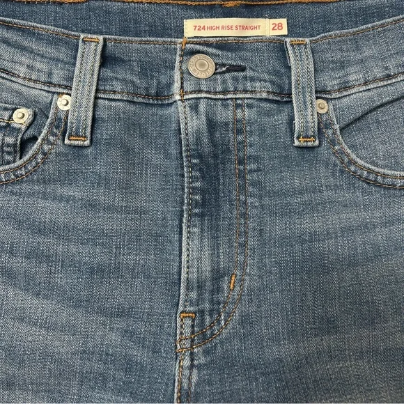 Levi 724 High Rise Straight Women’s Jeans, Wondrous Time Medium Blue Wash, 28x30 - Picture 6 of 7